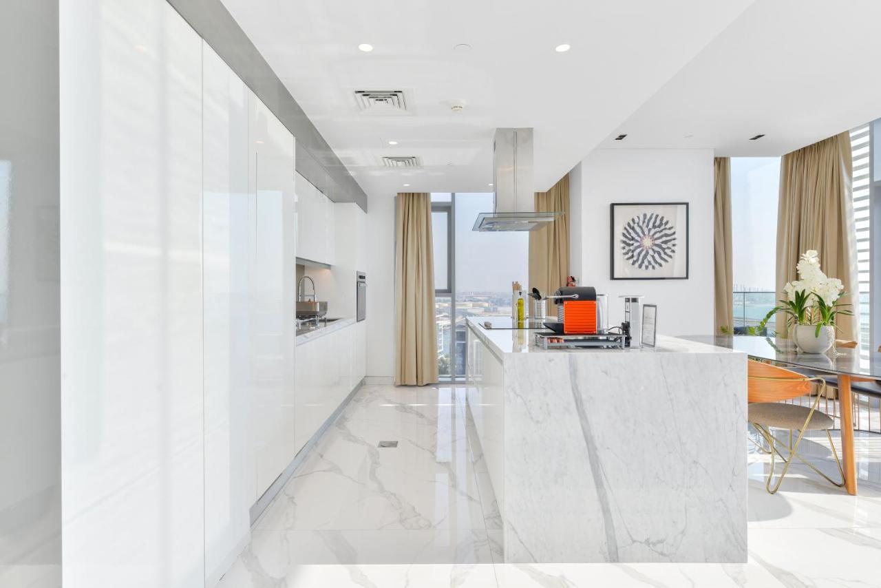 Luxe 3 Bedroom Oceanfront Apartment In The Heart Of Bluewaters Island Дубай Экстерьер фото