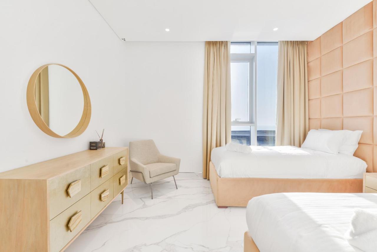 Luxe 3 Bedroom Oceanfront Apartment In The Heart Of Bluewaters Island Дубай Экстерьер фото